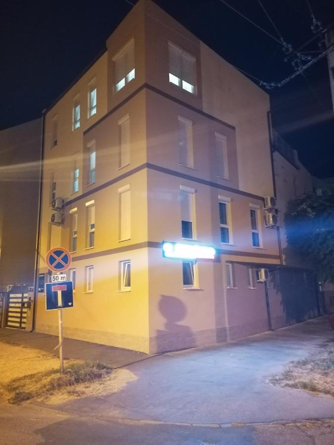 Edes Alom Guesthouse Szeged Exterior photo