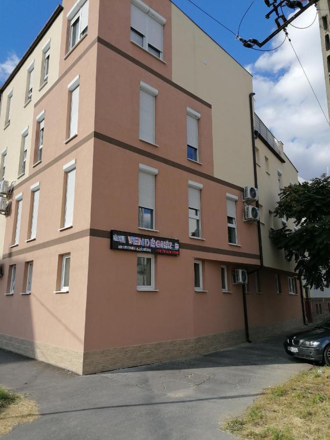 Edes Alom Guesthouse Szeged Exterior photo