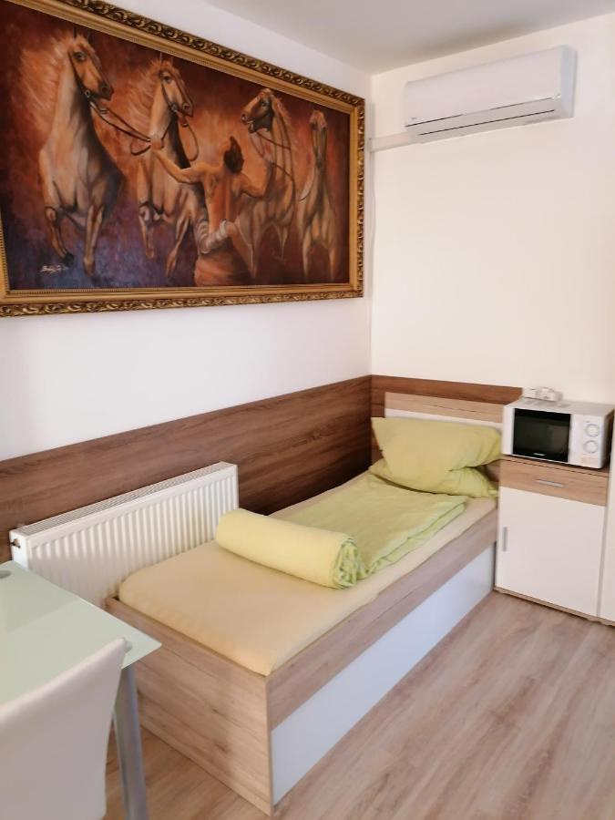 Edes Alom Guesthouse Szeged Exterior photo