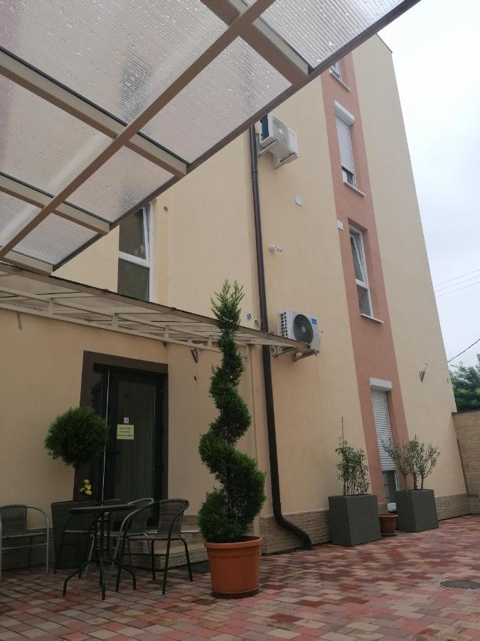 Edes Alom Guesthouse Szeged Exterior photo