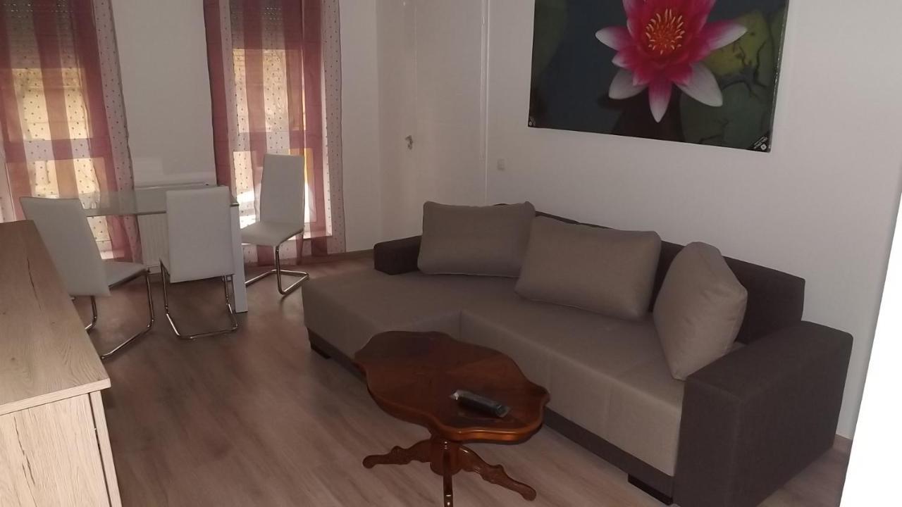 Edes Alom Guesthouse Szeged Exterior photo