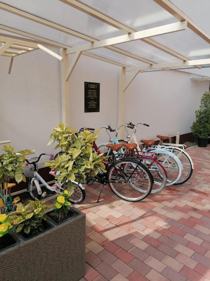 Edes Alom Guesthouse Szeged Exterior photo