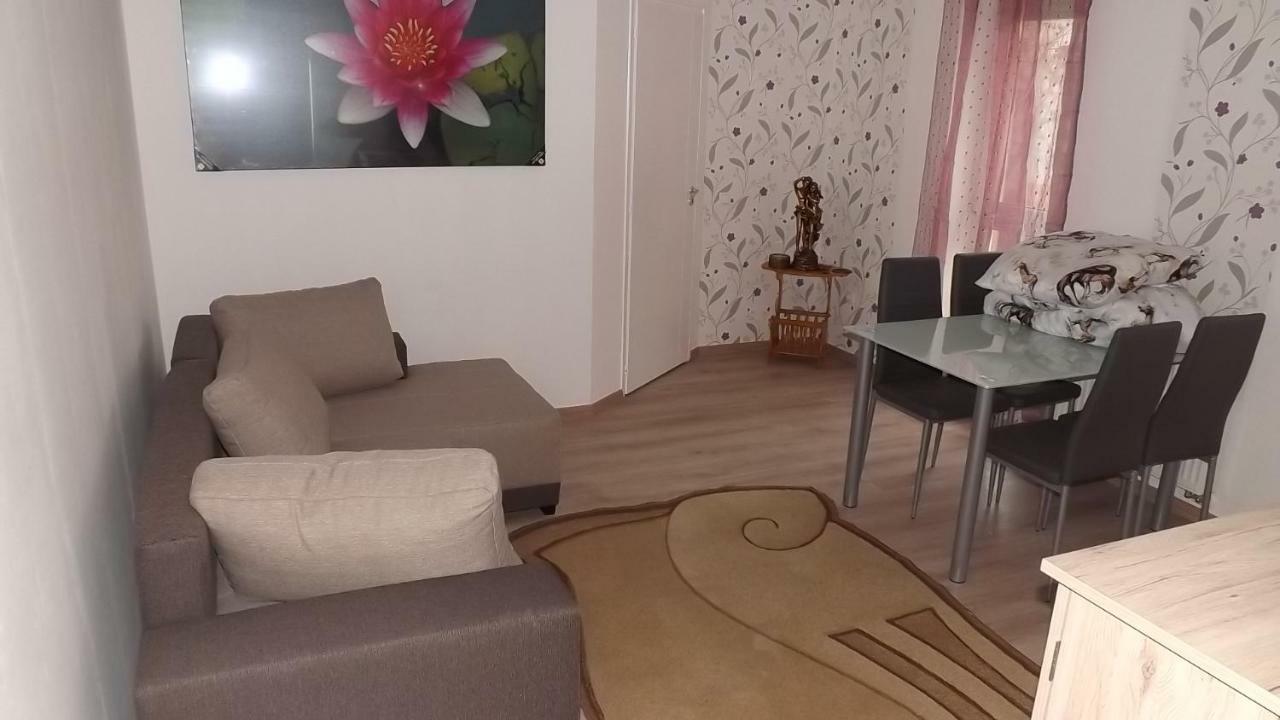 Edes Alom Guesthouse Szeged Exterior photo